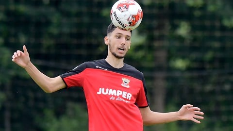 成为同龄人 成为同龄人